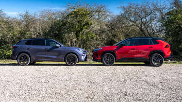 Toyota RAV4 vs Cupra Terramar - side static